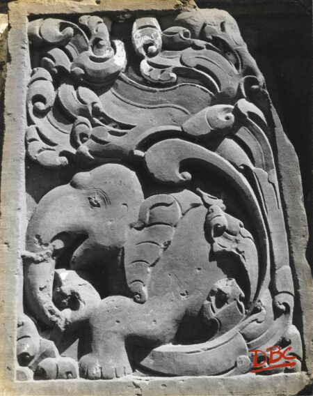Gyaraspur Maladevi Temple, Pillar Decoration