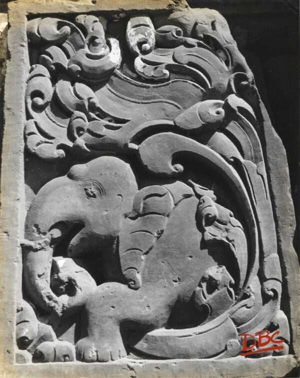 Gyaraspur Maladevi Temple, Pillar Decoration