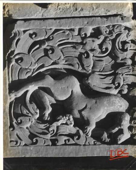 Gyaraspur Maladevi Temple, Pillar Decoration