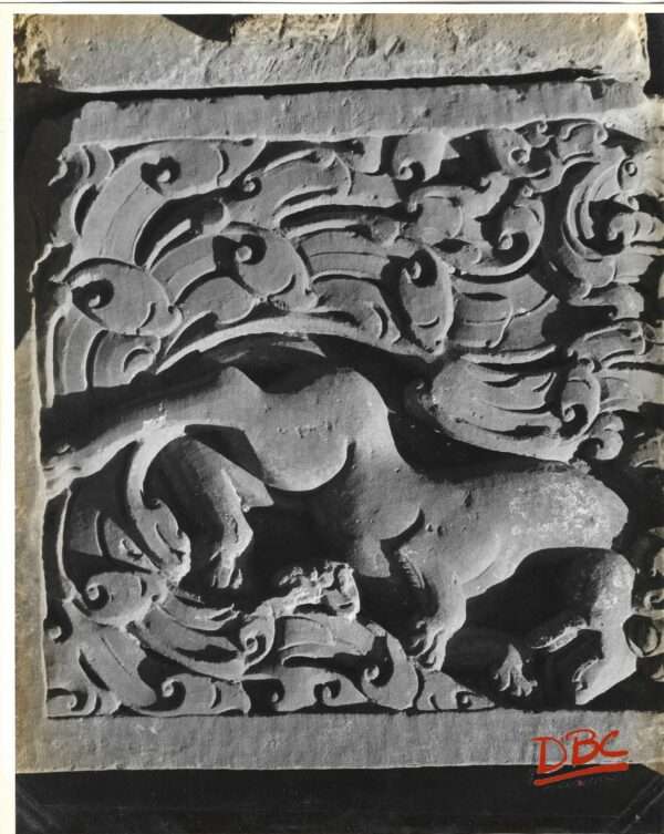 Gyaraspur Maladevi Temple, Pillar Decoration