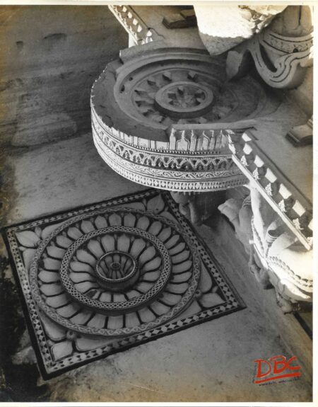 Gwalior - Marimata Cave - Comopy and Ceilimg Decoration of Jain Image