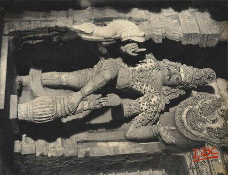Patteshwar : A Giant Dwarpala