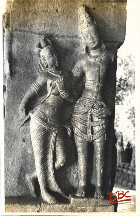 Pattodkol - Virupaksha Temple : Couples in Balcony
