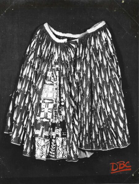 Full Embd Skirt Chausarand Mirrors