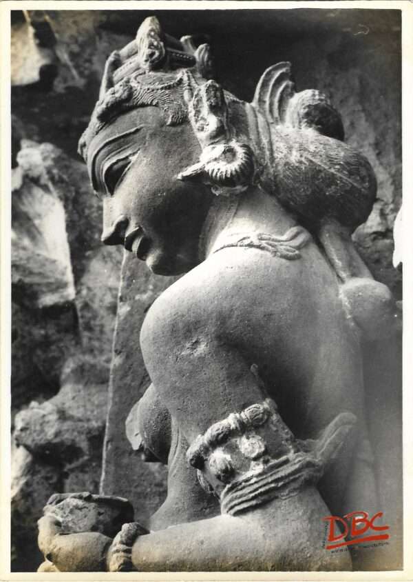 Khajuraho - Vishwanath Temple - Apsara