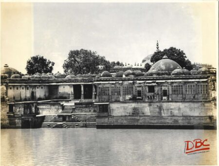 Sarkhij : Bogra's Tomb