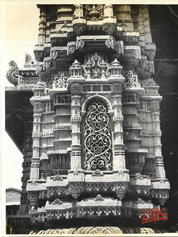 Ahmadabad : Rani Sipri's Mosque Details