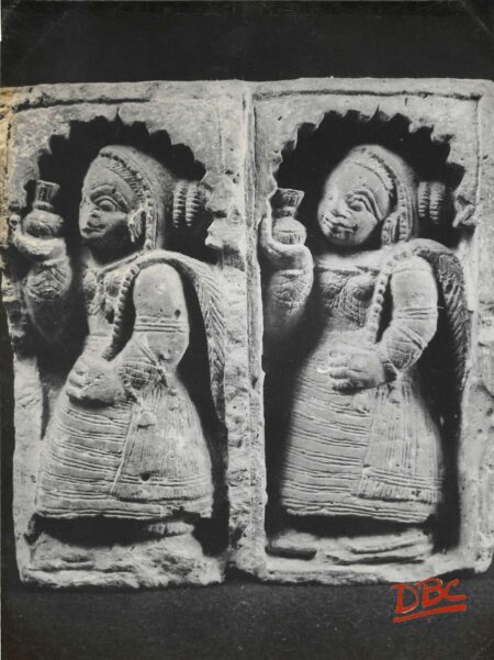 Ashutosh Museum : Calcutta Two Woman Standing (Terracotta)