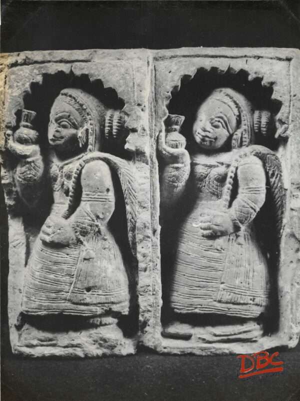Ashutosh Museum : Calcutta Two Woman Standing (Terracotta)