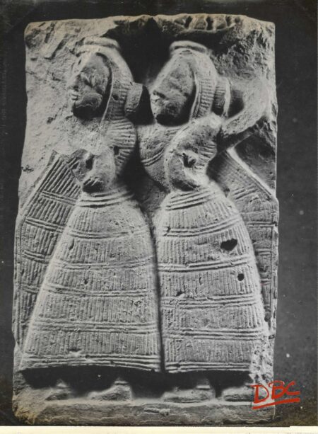 Ashutosh Museum : Calcutta Woman Standing (Terracotta)