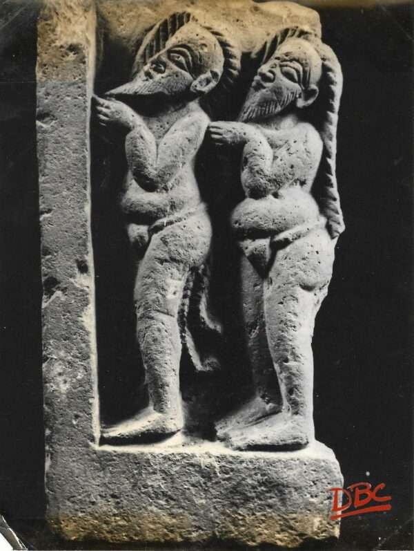 Ashutosh Mueseum - Calcutta : Two Rishes Standing (Terracotta)