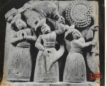 Ashutosh Museum : Terracotta - A Court Scene