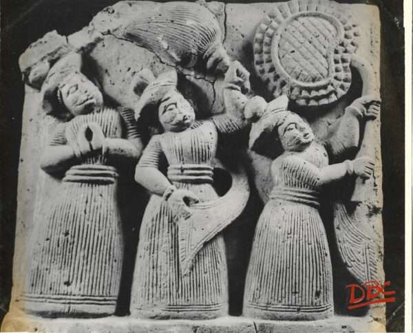 Ashutosh Museum : Terracotta - A Court Scene