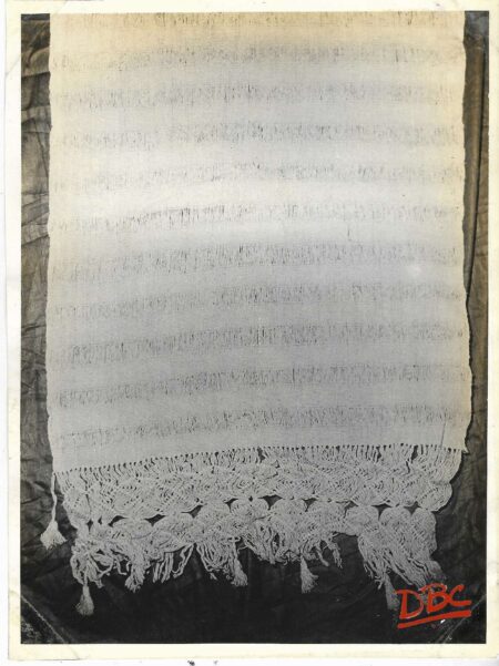 Red Shawl Woolen (Philippines)