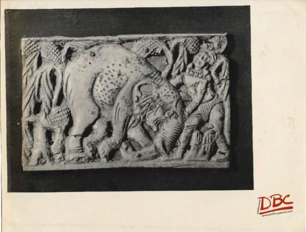 Wall Panel Deficting en Elephant and his Attandent