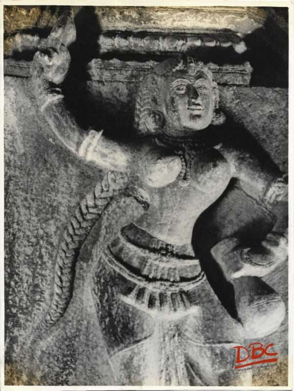 Vellora : Sculture on a Pillar in the Kalyan Mandapa