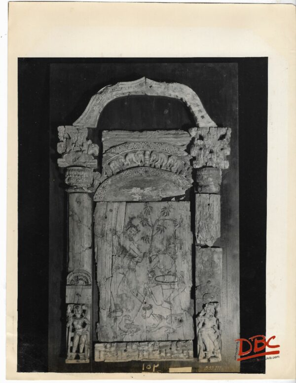 An Arch Gateway Depicting A Dancing Scene
