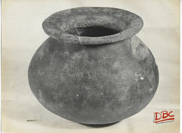 Hand Made Earthern Cooking Pot - With Flaring Rain Which os Marked With Incise Lines