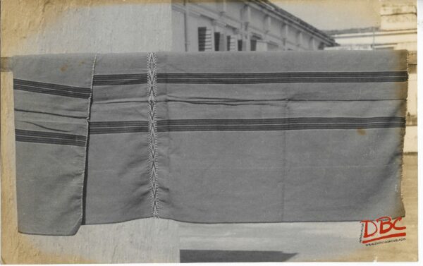 Gale - Red Lion Cloth With Yellow Stricps in the Middle Used By The Women