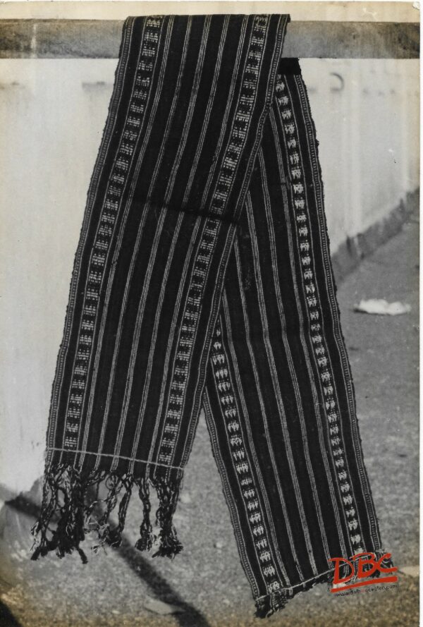 Resa - Kolkhu Black Coloured Breaset Band With White Designed With Spear Head Called Kolkhu Used by Women