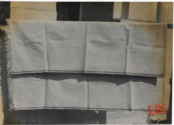 Pichhouri A Wrapper Consistig of Two Trieas Sewn up Together in the Middle