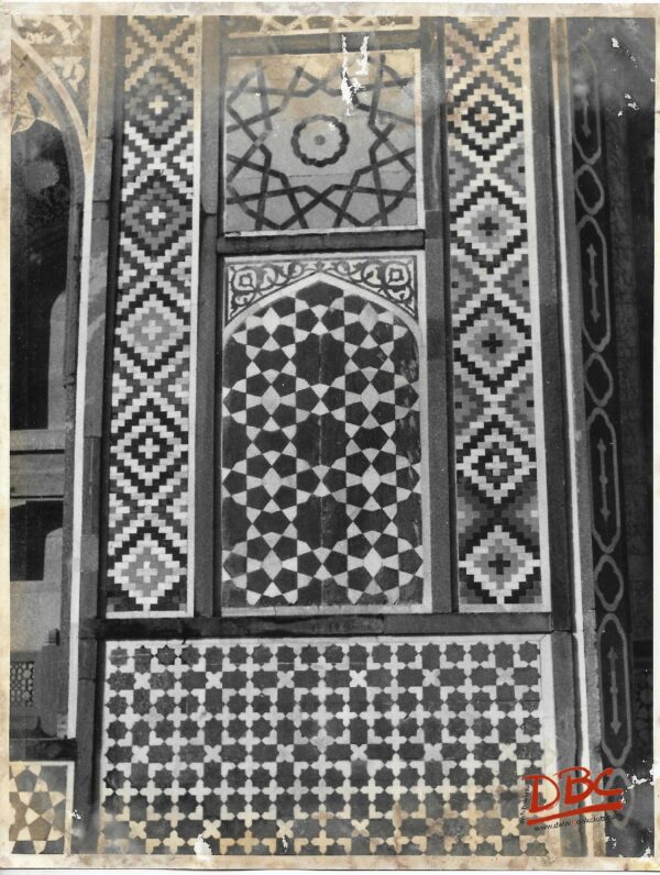 Agra : (Sikandra) - Akbar's Tomb Gate