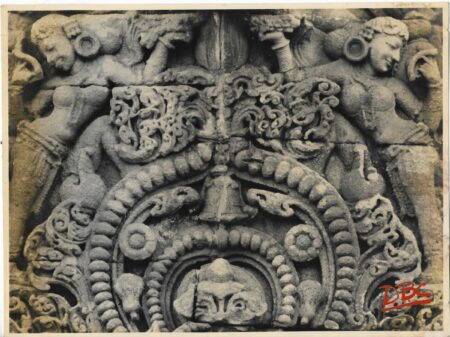 Bhubaneshwar : Lingaraj Temple - Details From The Roof of the Mandapa