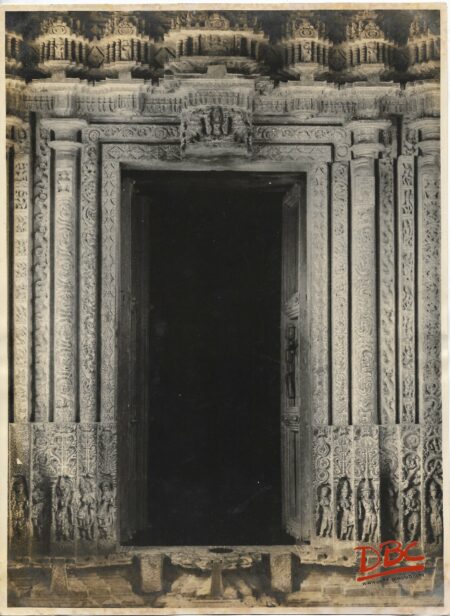 Hangal : Tarkeshwar Temple - Entrance of The Shrine