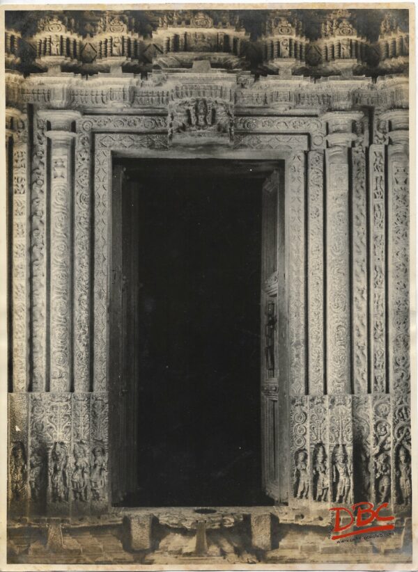 Hangal : Tarkeshwar Temple - Entrance of The Shrine