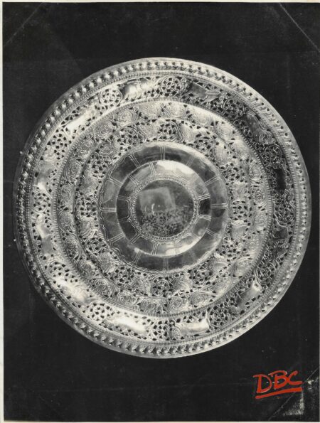 Big Brass Plate With Heavy Designs (Ceylon)
