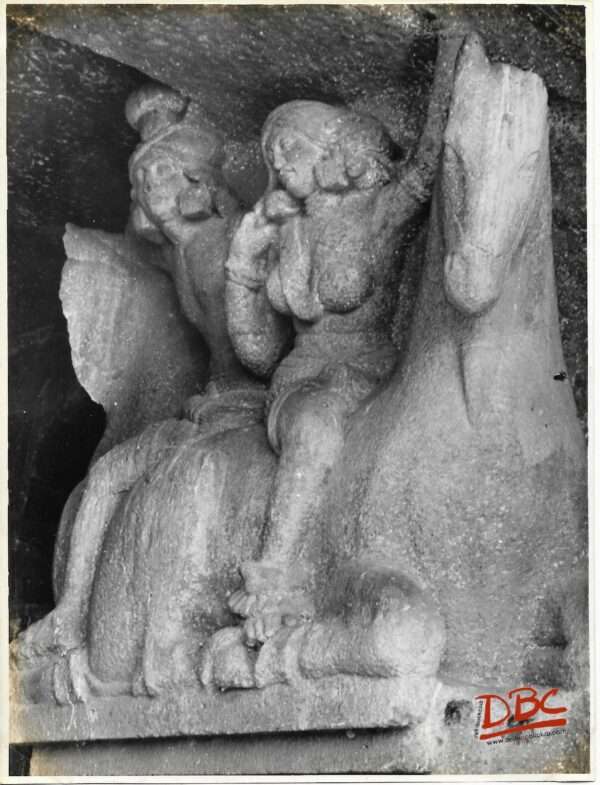 Bedsa : Close Up of the Hall Capital
