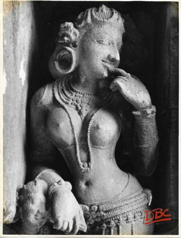 Bhubaneshwar  Lingaraj Temple : Close Up of a Female Figure
