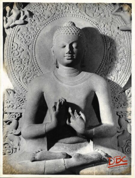 Sarnath : Close up of Preaching Budha