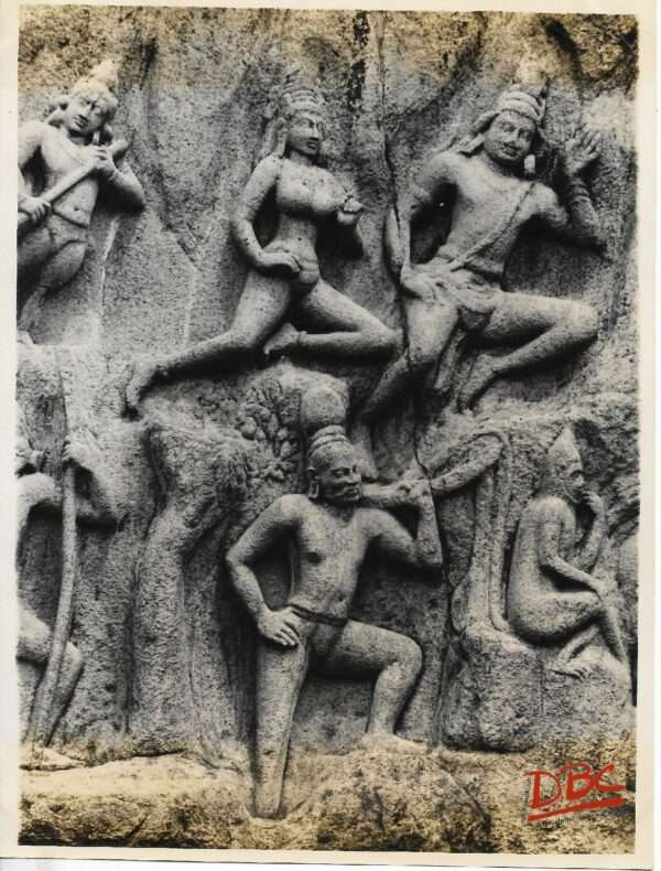Mahabalipuram : Arjuna's Panekess -The Flying Couple and the Hunters