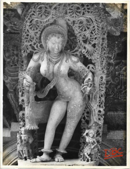 Belur Chennakeshva Temple : Bracket Female Figure