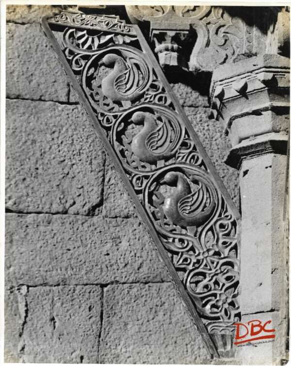 Bijapur -Bracket Swans At Mitahari Mahal