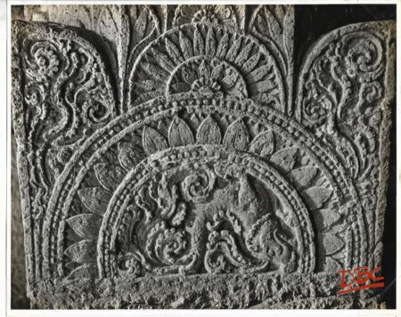 Ajanta - Cave No. 23 - Pillar Details Medellion