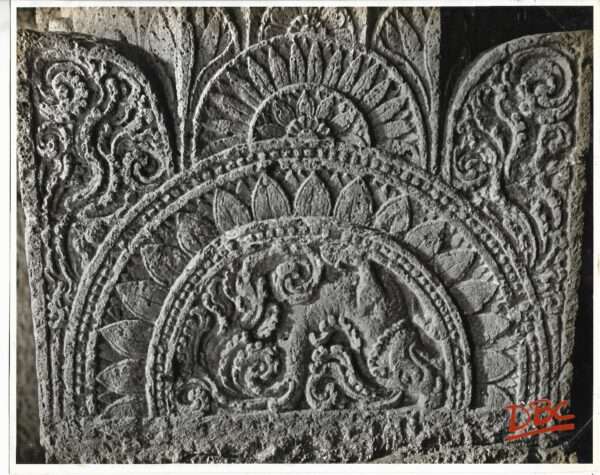 Ajanta - Cave No. 23 - Pillar Details Medellion