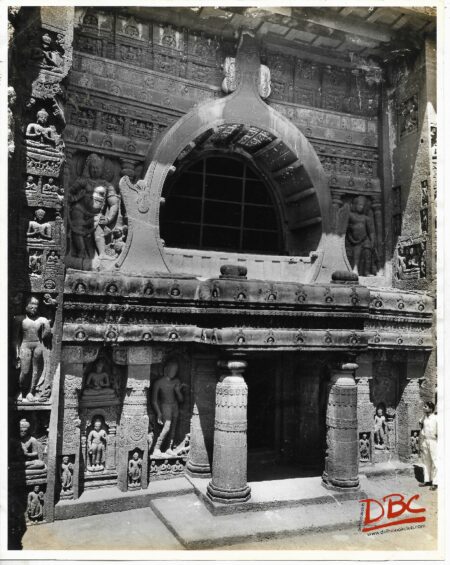 Ajanta Cave No. 19 - Façade